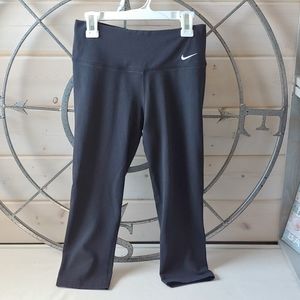 Nike DriFit cropped leggings